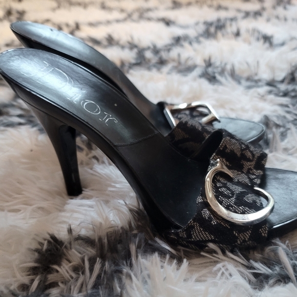 Authentic Dior low heels π   β¨οΈ π - Picture 6 of 7